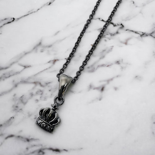 ≪FatimaDesign/ファティマデザイン≫クラウン・チャームBKペンダント (チェーン付)