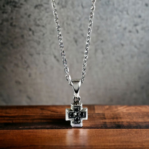 ≪FatimaDesign/ファティマデザイン≫セイントクロス・チャームペンダントBK (チェーン付)