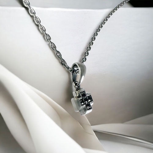 ≪FatimaDesign/ファティマデザイン≫セイントクロス・チャームペンダントBK (チェーン付)