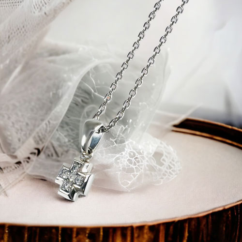 ≪FatimaDesign/ファティマデザイン≫セイントクロス・チャームペンダントWH (チェーン付)