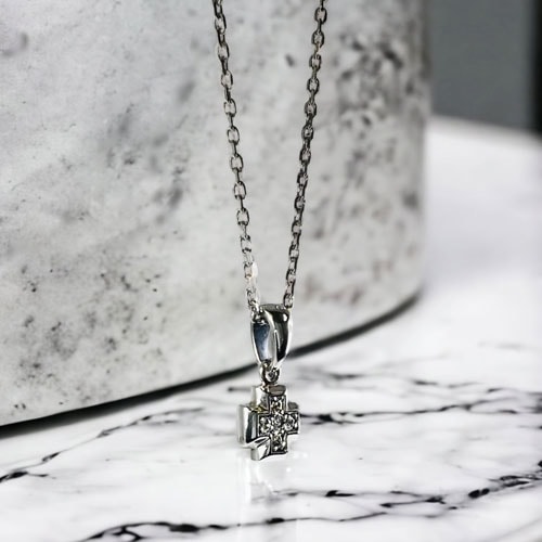 ≪FatimaDesign/ファティマデザイン≫セイントクロス・チャームペンダントWH (チェーン付)