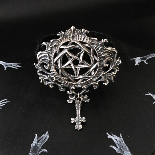 ≪Beautesque/ビュウテスク≫Devil Summoning-brace