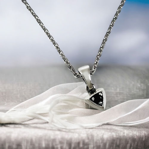 ≪FatimaDesign/ファティマデザイン≫デルタ・チャームペンダント ブラック(チェーン付)