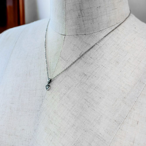 ≪FatimaDesign/ファティマデザイン≫デルタ・チャームペンダント　クリア (チェーン付)