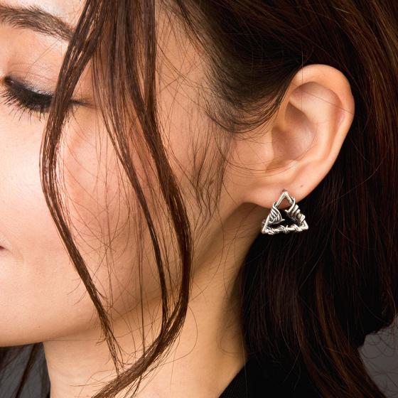 ≪Artemis Classic/アルテミスクラシック≫ルシファートライアングルピアス　ace0148