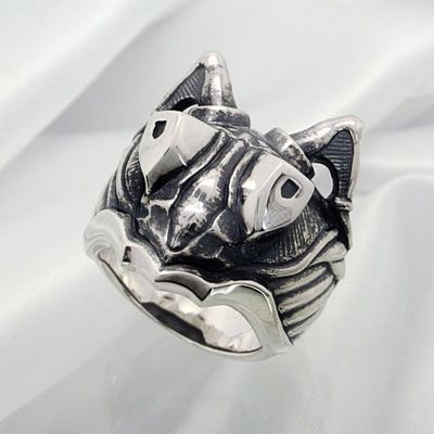 ウルトラマン　シルバー製　フェイス型リング　未使用品 ウルトラマン シルバー製 フェイス型リング 未使用品