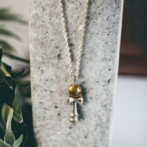 ≪PennyBlack/ペニーブラック≫けん玉 ブラス×シルバーペンダント