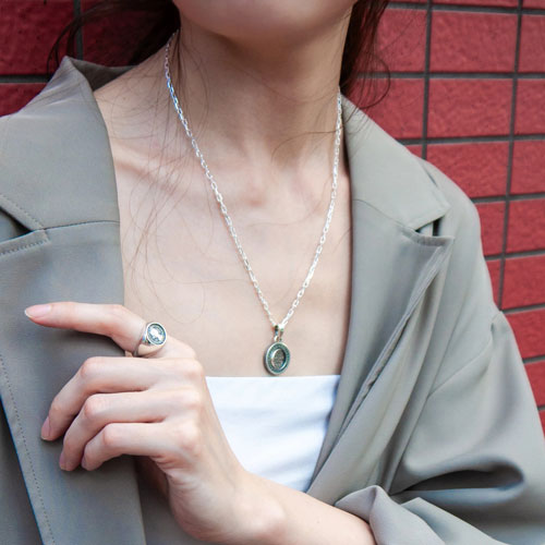 ≪AQUA SILVER/アクアシルバー≫幸せのシックスペンスコイン・リボルブネックレス