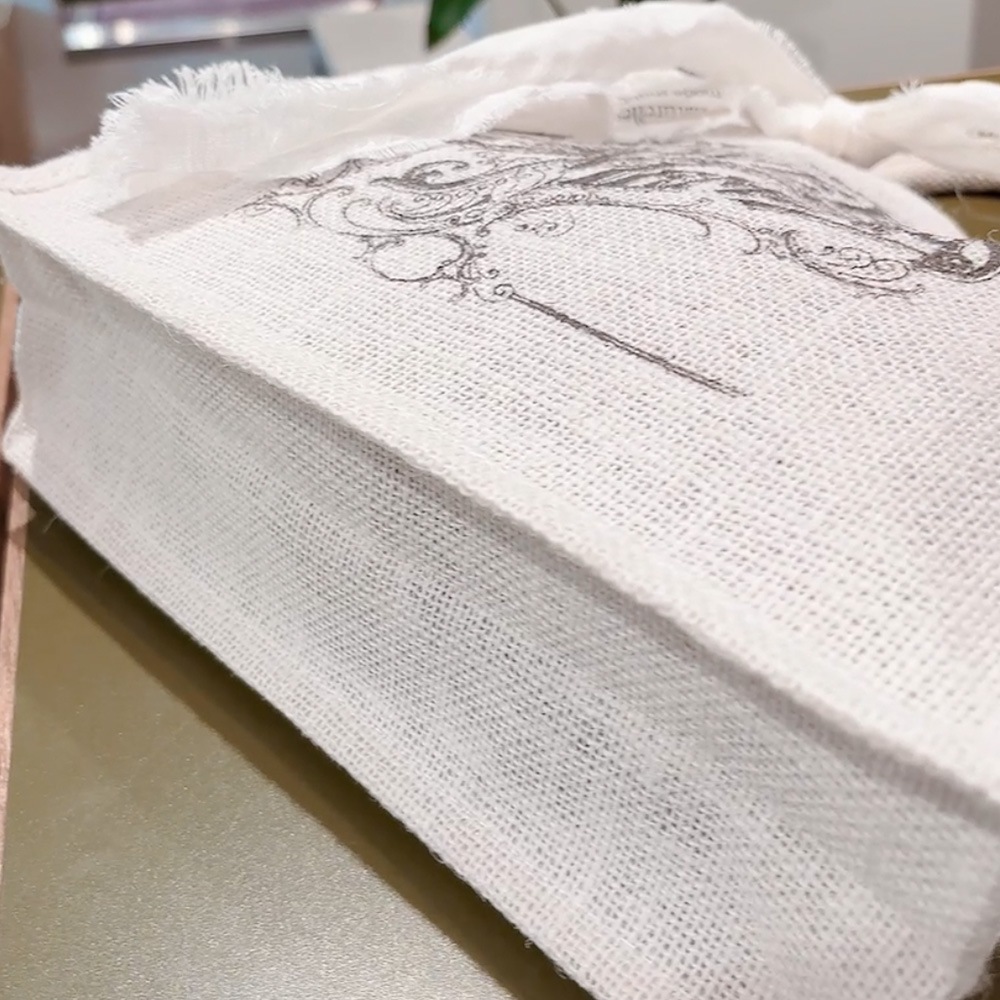 メゾンカレ　ペールジュート購入完売色　展示のみ美品　メゾンカレ　カシミアベレー メゾンカレ ペールジュート購入完売色 展示のみ美品 メゾンカレ