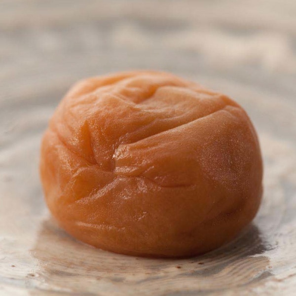 うす塩味梅干し (100gカップ入り)