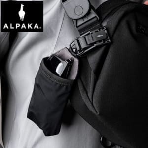 ����ѥ� ALPAKA HUB Sunglasses Pouch ���󥰥饹�ݡ��� �ᥬ�ͥ����� ����ݸ� ���ɻ� ���̥ݡ��� �����߷� �Хå����� ��󥿥å���æ �����å��������� �ȥ�٥� ι�� �ƥå����������꡼ ��