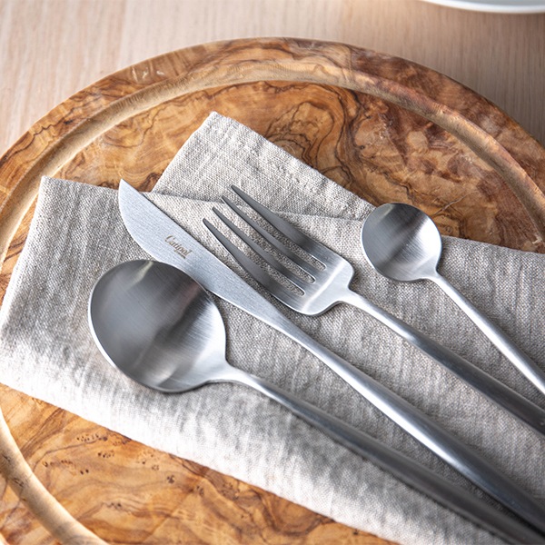 Cutipol �����ݡ��� MOON MATT �ࡼ��ޥå� Dinner knife �ǥ��ʡ��ʥ��� Silver ����С� ���ȥ�꡼ MO03F ������ ��