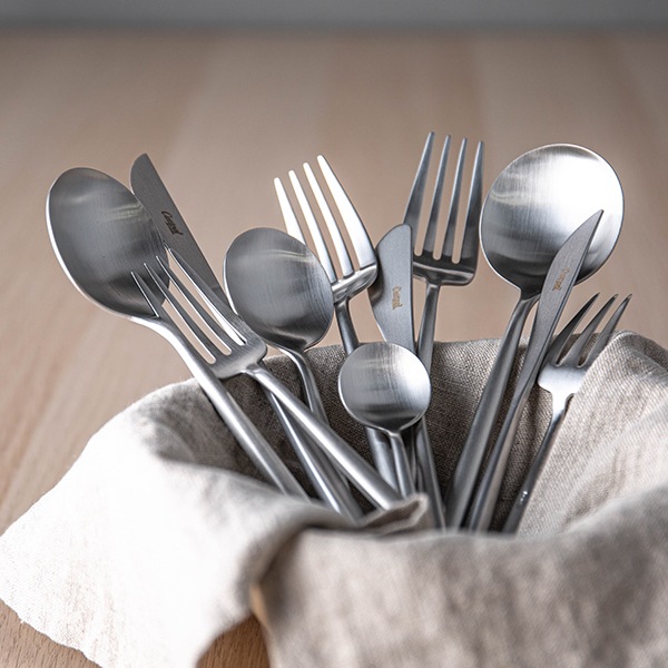 Cutipol �����ݡ��� MOON MATT �ࡼ��ޥå� Dinner knife �ǥ��ʡ��ʥ��� Silver ����С� ���ȥ�꡼ MO03F ������ ��