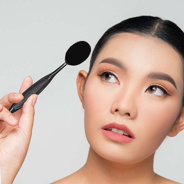 Y☆413 artis メイクブラシ Qval7 BRUSH 未使用未開封品！ アーティス Artis メイクアップブラシ ファンデーションブラシ