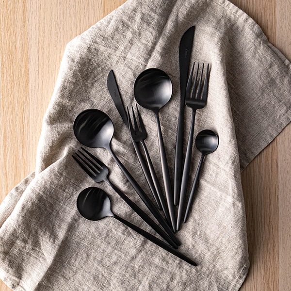 Cutipol �����ݡ��� MOON MATT BLACK �ࡼ��ޥåȥ֥�å� Dinner knife �ǥ��ʡ��ʥ��� Black �֥�å� ���ȥ�꡼ MO03BLF ������ ��