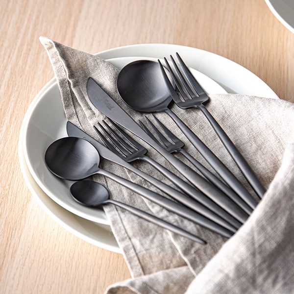 Cutipol �����ݡ��� MOON MATT BLACK �ࡼ��ޥåȥ֥�å� Dinner knife �ǥ��ʡ��ʥ��� Black �֥�å� ���ȥ�꡼ MO03BLF ������ ��