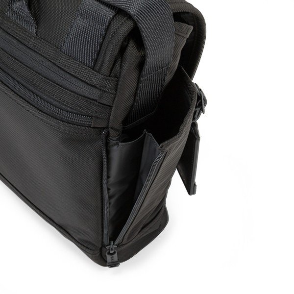 トゥミ TUMI アルファ ブラボー メッセンジャーバッグ「ファロン