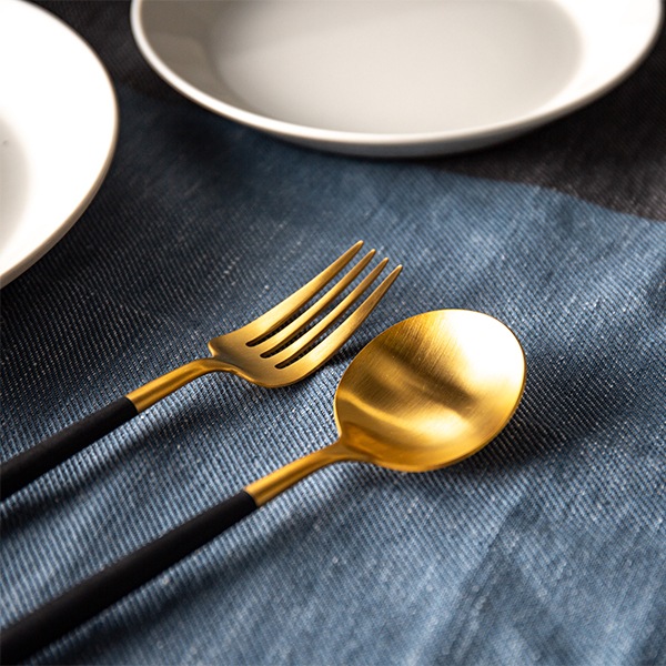 �����ݡ��� Cutipol GOA ���� �ǥ��ʡ��ե����� �֥�å��ߥ������ Dinner fork Black ���ȥ�꡼ ������ ��