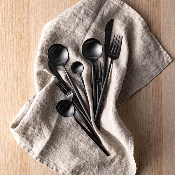 Cutipol �����ݡ��� MOON MATT BLACK �ࡼ��ޥåȥ֥�å� Table spoon �ơ��֥륹�ס��� Black �֥�å� ���ȥ�꡼ �ǥ��ʡ����ס��� MO05BLF ������ ��