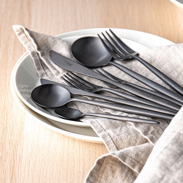 Cutipol �����ݡ��� MOON MATT BLACK �ࡼ��ޥåȥ֥�å� Tea spoon �ƥ������ס��� Black �֥�å� ���ȥ�꡼ MO11BLF ������ ��