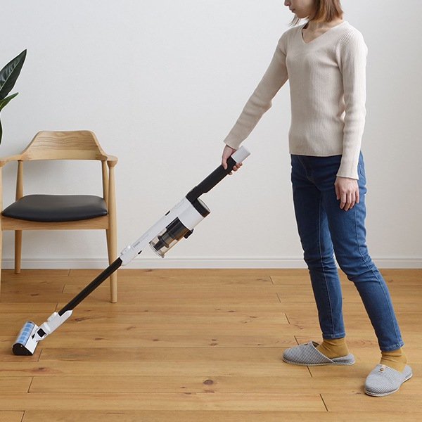 サンカ SANKA 充電式スティッククリーナー 2WAY ホワイト 自走式