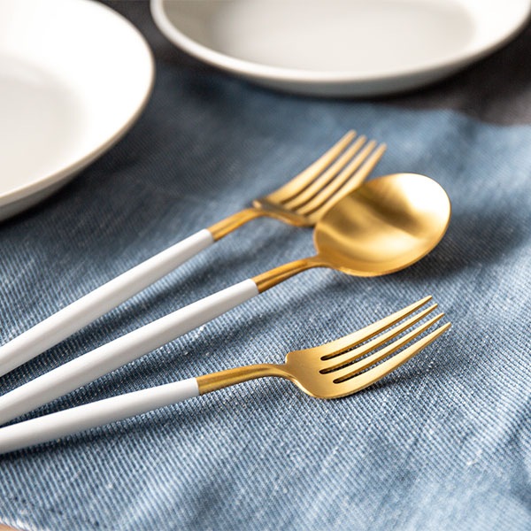 �����ݡ��� Cutipol GOA ���� �ơ��֥륹�ס��� �ۥ磻�ȡߥ������ Table spoon White ���ȥ�꡼ �ǥ��ʡ����ס��� GO05WG ������ ��