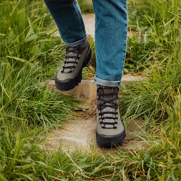 スポルティバ La Sportiva 靴 トラバース TX5 Gtx シューズ 登山靴