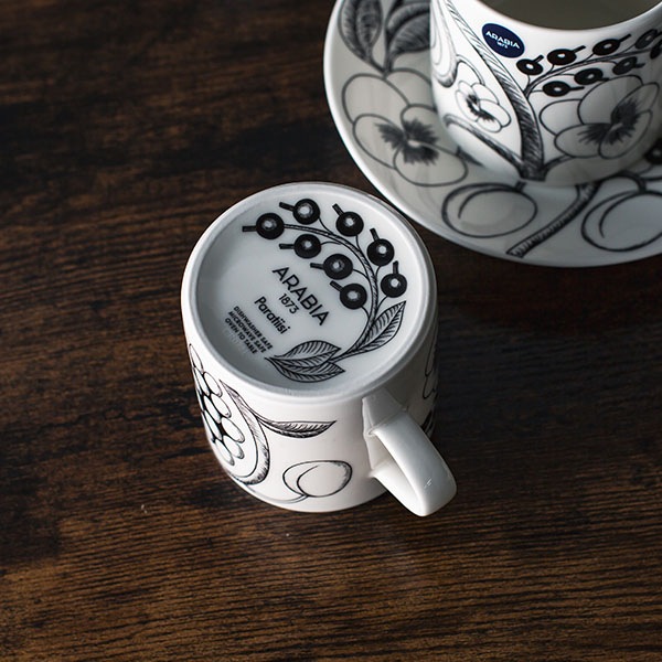 ����ӥ� Arabia �ޥ����å� �ޥ� ���å� 240mL �ѥ�ƥ��å� 1021003 �֥�å� & �ۥ磻�� Paratiisi Mug Black & White ���� ���� �̲� ������� ���襤�� ���å���