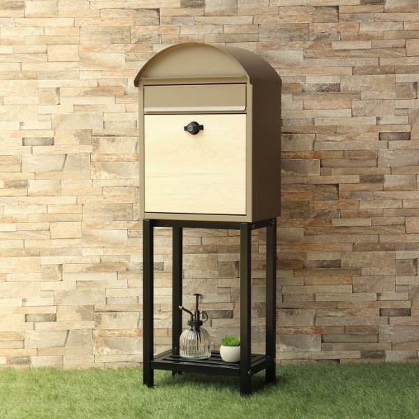 一枚板　自然な木の形状の置物　スタンド付き 一枚板 自然な木の形状の置物 スタンド付き