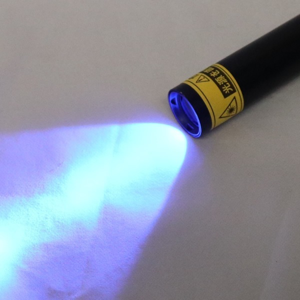 在庫あり アニサキスUVチェックライト 乾電池式 食中毒対策 魚 寄生虫