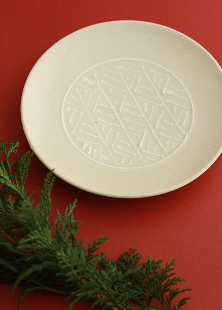 山本芳子 いっちん皿（白ヒガキ）｜九谷焼のうつわ｜和食器通販 じろや