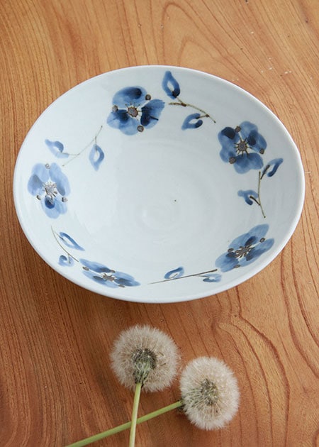 林和一　作　青織部長径鉢 林京子 五.五寸浅鉢（ゴス鉄花）｜九谷焼のうつわ｜和食器通販 じろや