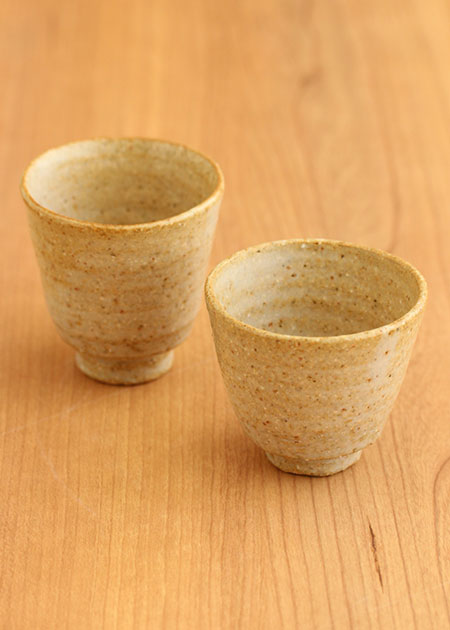 山本芳子 ぐい呑み（赤土・白釉）｜酒器｜九谷焼のうつわ｜和