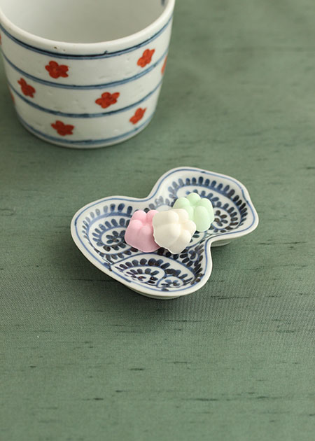 和陶房 ひょうたん型豆皿(たこ唐草）｜九谷焼のうつわ｜和食器通販 じろや