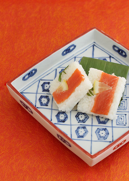 九谷美陶園 足付六寸皿（染入さらさ文）｜九谷焼のうつわ｜和食器通販