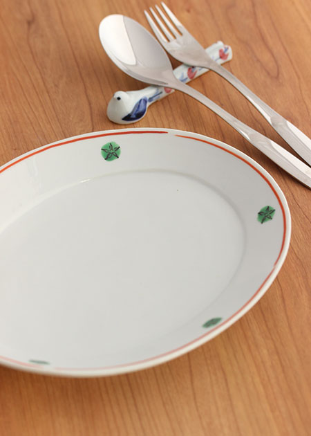 ほたる窯 楕円皿（ふち朱花ちらし）｜九谷焼のうつわ｜和食器通販 じろや