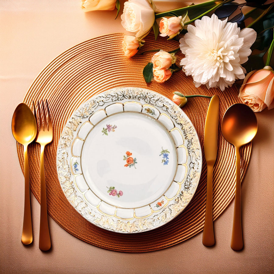 マイセン Meissen 1780-90年頃 金彩花絵 ディナープレート マイセン 宮廷の小花 プレート 14cm 010198/17500 | 宮廷の小花