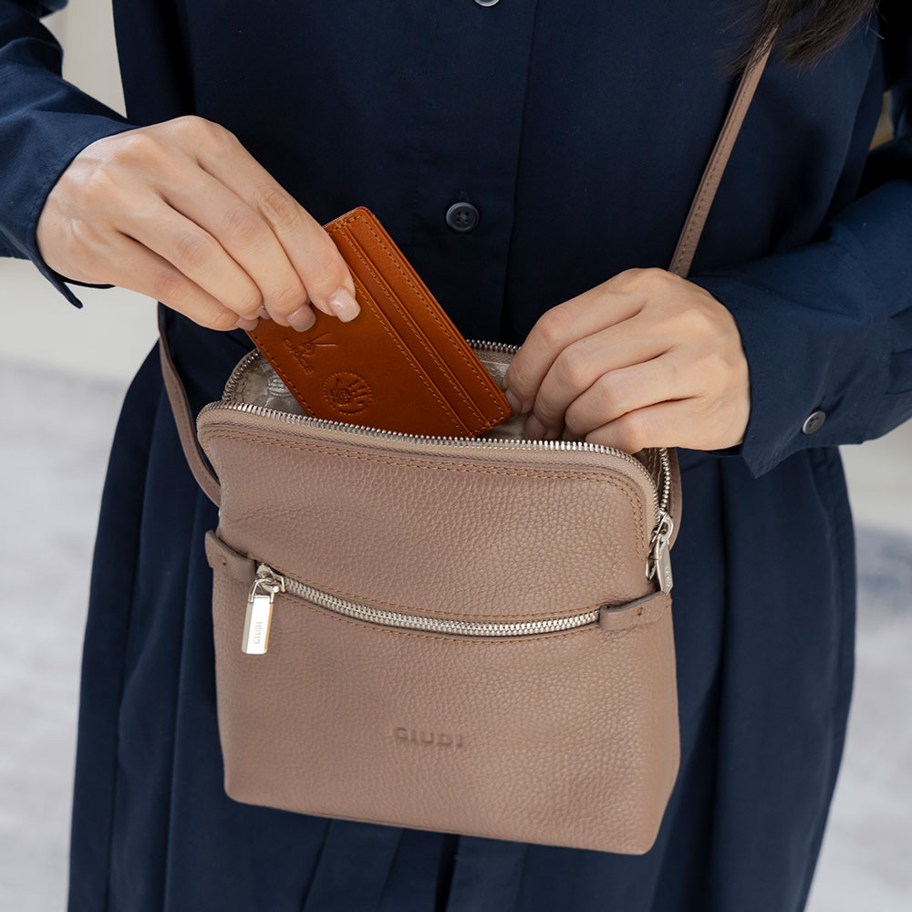 イタリア製 ショルダーバッグ ミニ 小さい レディース 斜めがけ