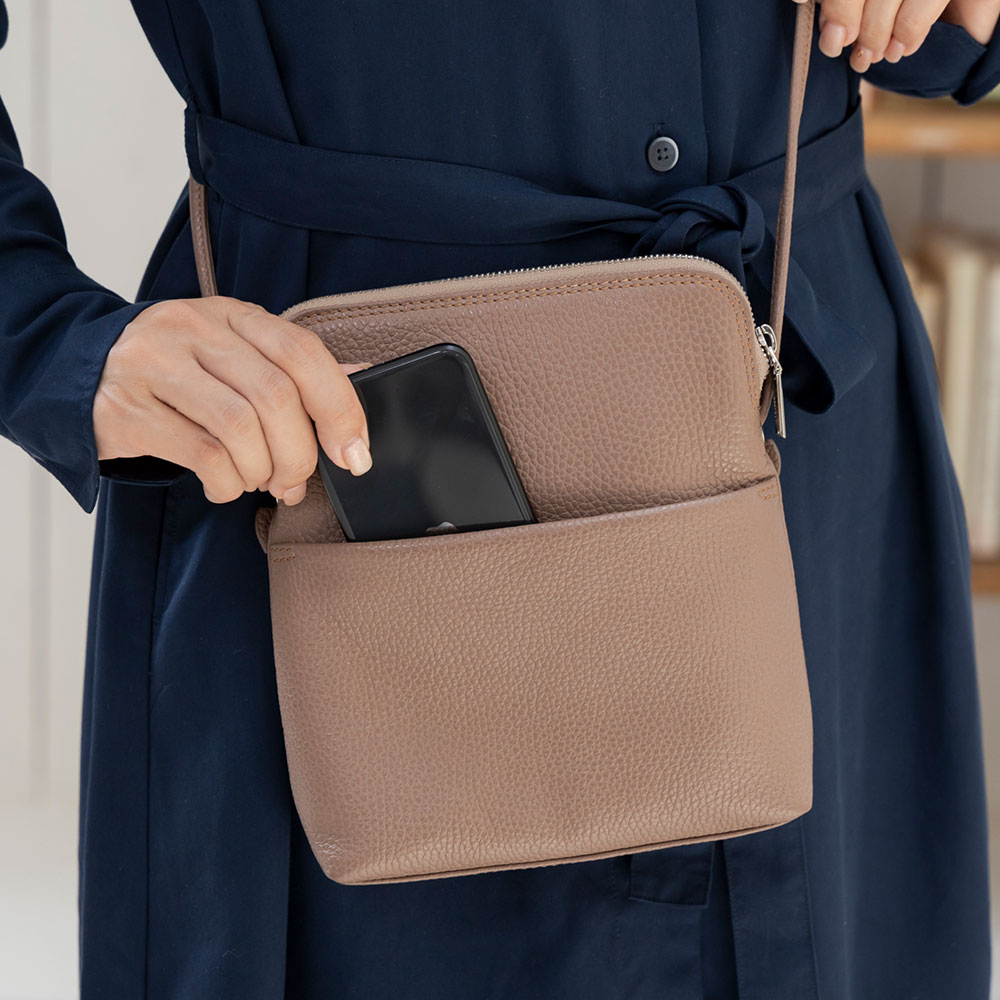 イタリア製 ショルダーバッグ ミニ 小さい レディース 斜めがけ 大人