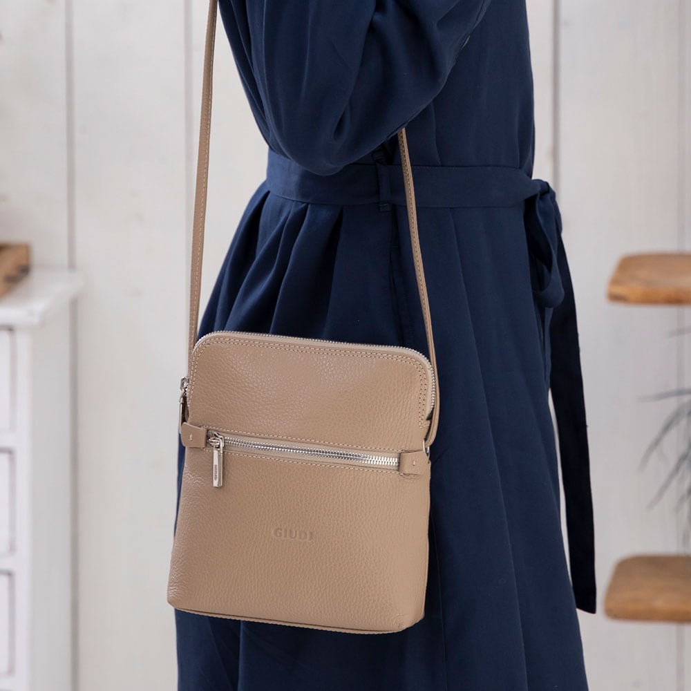 イタリア製 ショルダーバッグ ミニ 小さい レディース 斜めがけ 大人