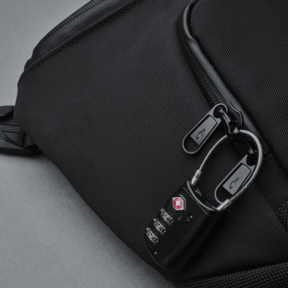 日本正規代理店】ショルダーバッグ BRAVO SLINGMAX V2 10L