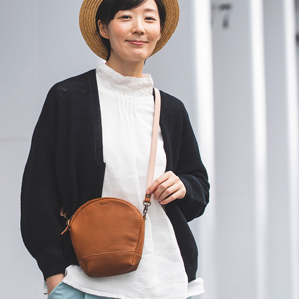 Kanmi. レザー　ポシェット　ショルダーバッグ　カンミ　本革 Kanmi./カンミ All story ポケットポシェット B23-90 かんみ