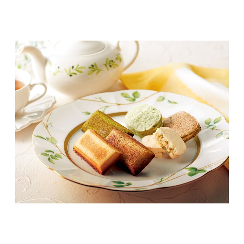 井桁堂 自家挽きアーモンドのガトーセレクション 24個入