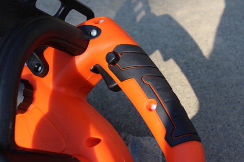 YARD FORCE　NEWハンディチェーンソー