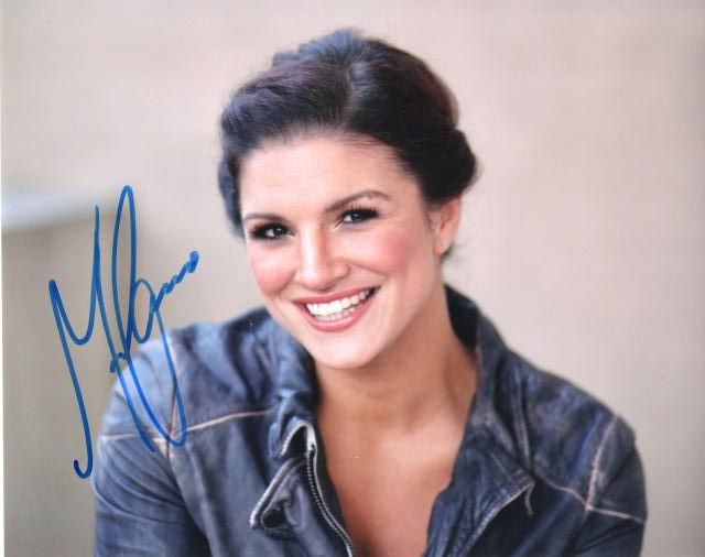 ジーナ・カラーノ　直筆サイン ジーナ・カラーノ直筆サイン入り写真□マンダロリアン/デッド