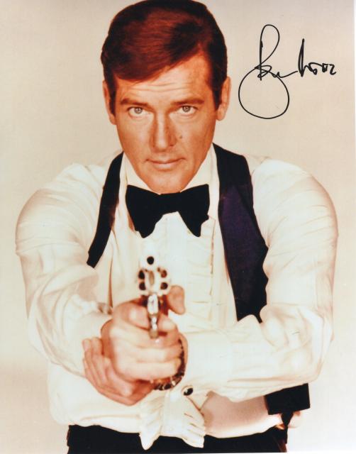 007 ジェームズ ・ボンド ロジャー・ムーア 直筆サイン  カード 007 ジェームズ ・ボンド ロジャー・ムーア 直筆サイン カード