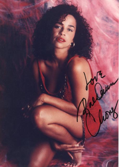 レイ・ドーン・チョン直筆サイン入り写真 コマンドー/人類創世 UACCRD永久保証+本人写真付