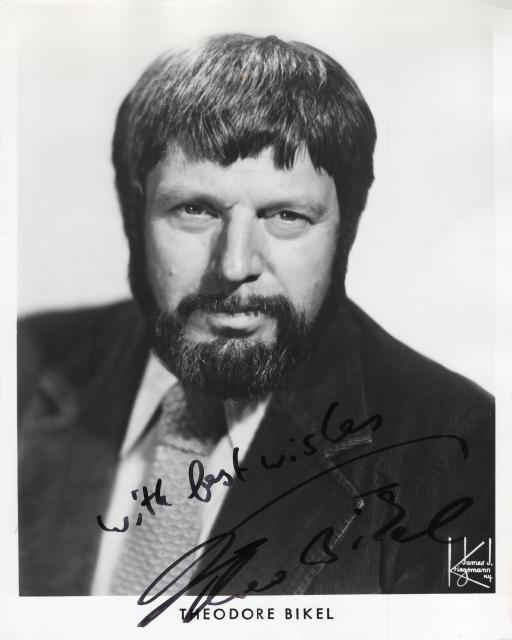 セオドア・バイケル直筆サイン入り写真 アフリカの女王/赤い風車/手錠のまゝの脱獄 UACCRD永久保証