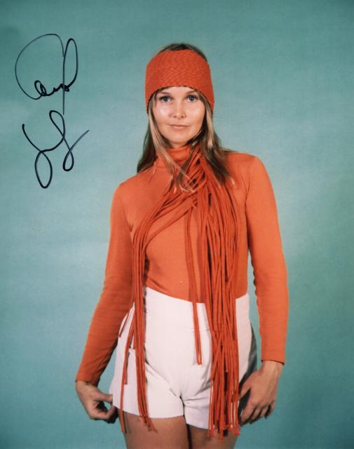 キャロル・リンレイ直筆サイン入り写真 ポセイドン・アドベンチャー/バニー・レークは行方不明 UACCRD永久保証+本人写真付