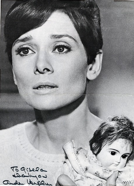 オードリー・ヘップバーン直筆サイン入り写真□スクリーンの妖精